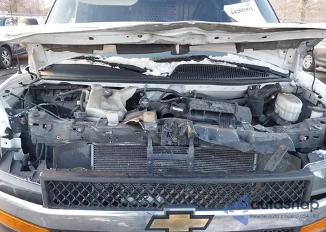 2018 Chevrolet Express 2500 Work Van z USA, uszkodzony, nr VIN 1GCWGAFG7J1910403